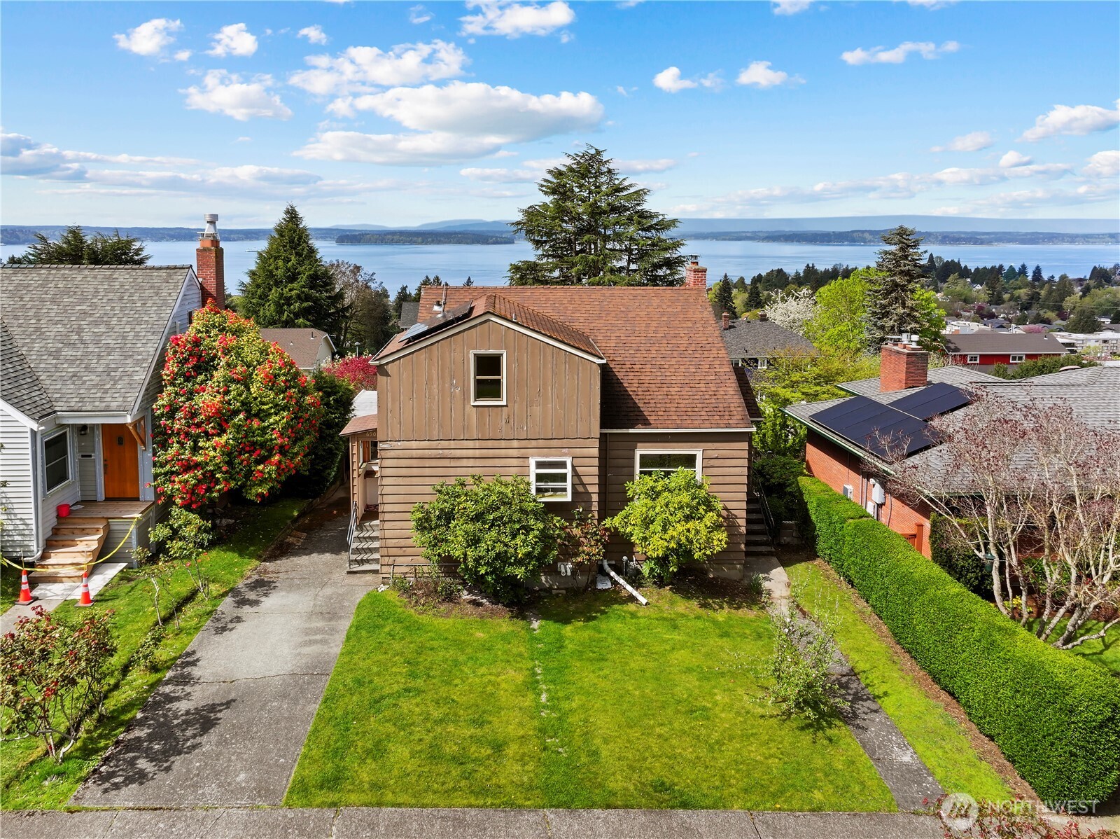 6901 40th Avenue SW, Seattle, WA 98136-1911