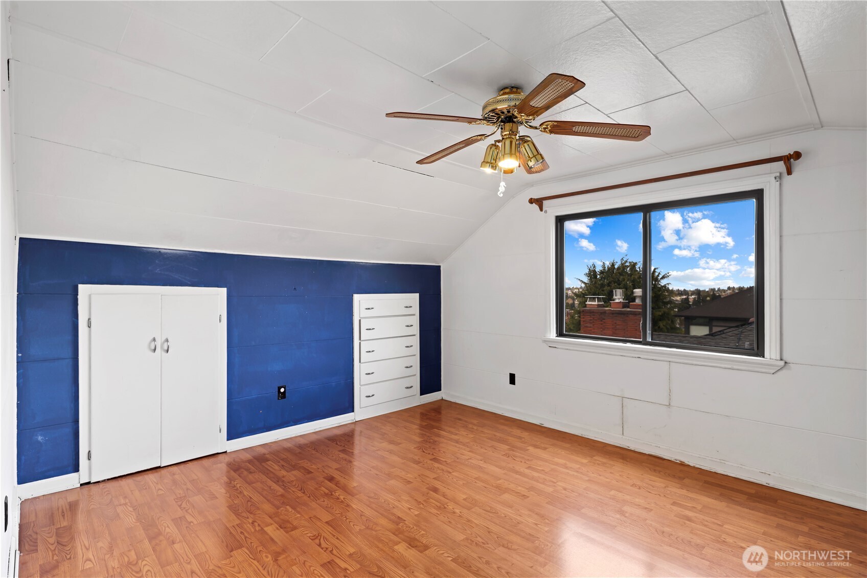 6901 40th Avenue SW, Seattle, WA 98136-1911