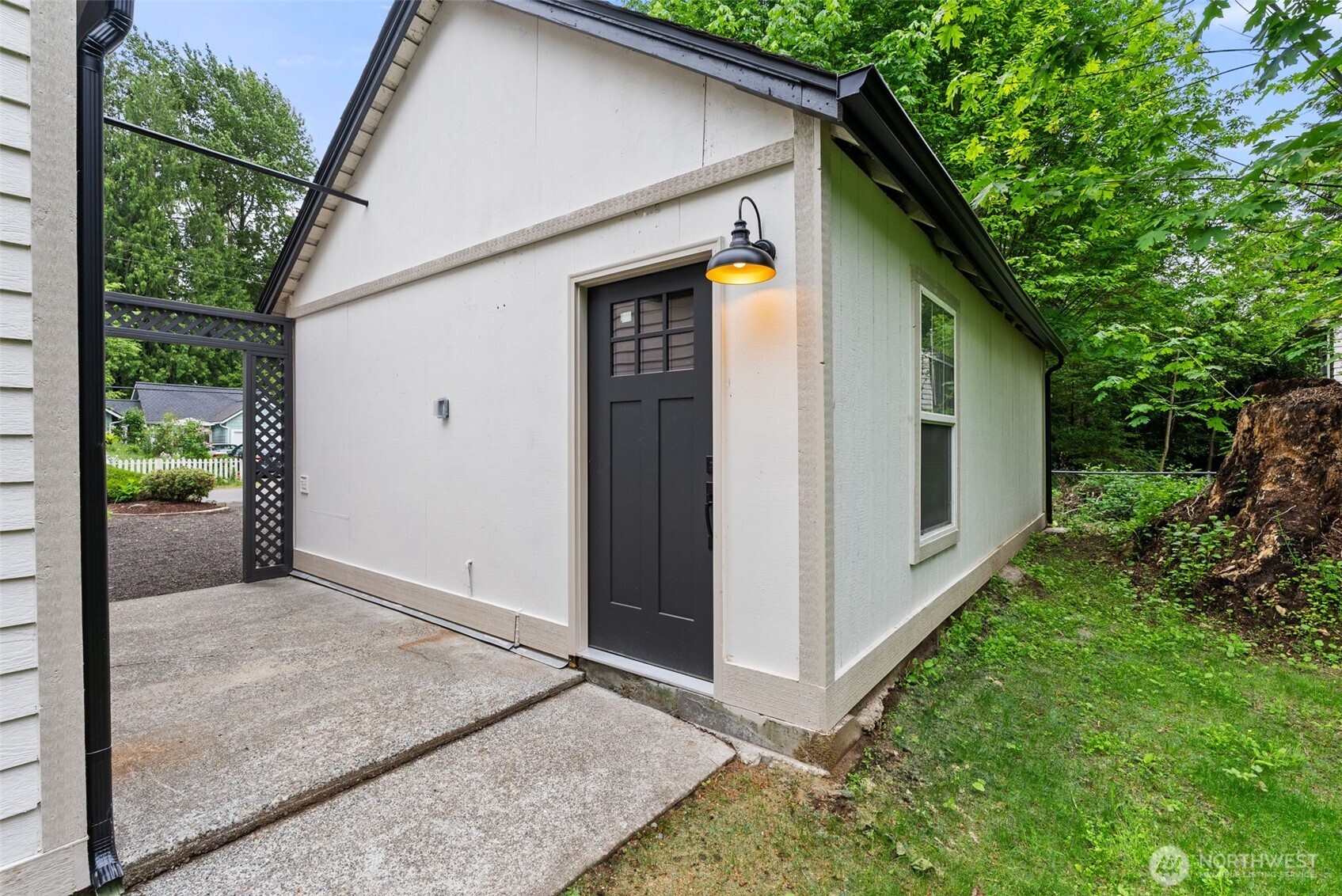 2001 Karen Frazier Road SE, Olympia, WA 98501