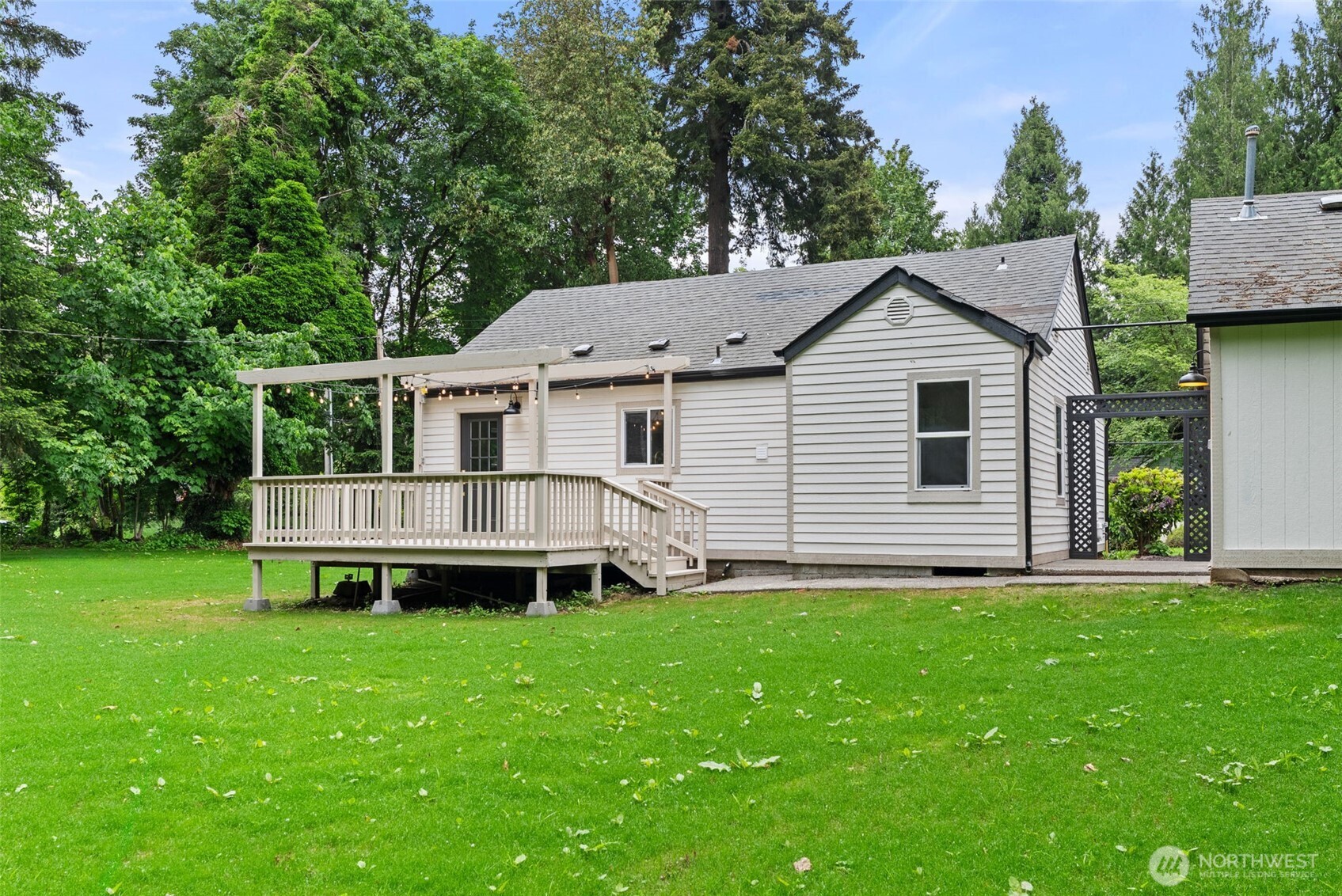 2001 Karen Frazier Road SE, Olympia, WA 98501