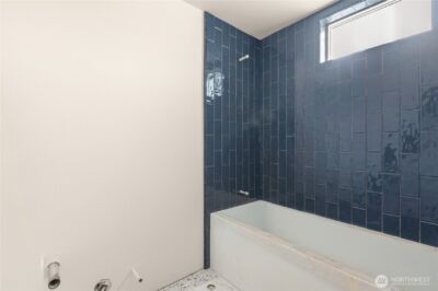 6002 26th Avenue NW, Seattle, WA 98107 - Photo 4