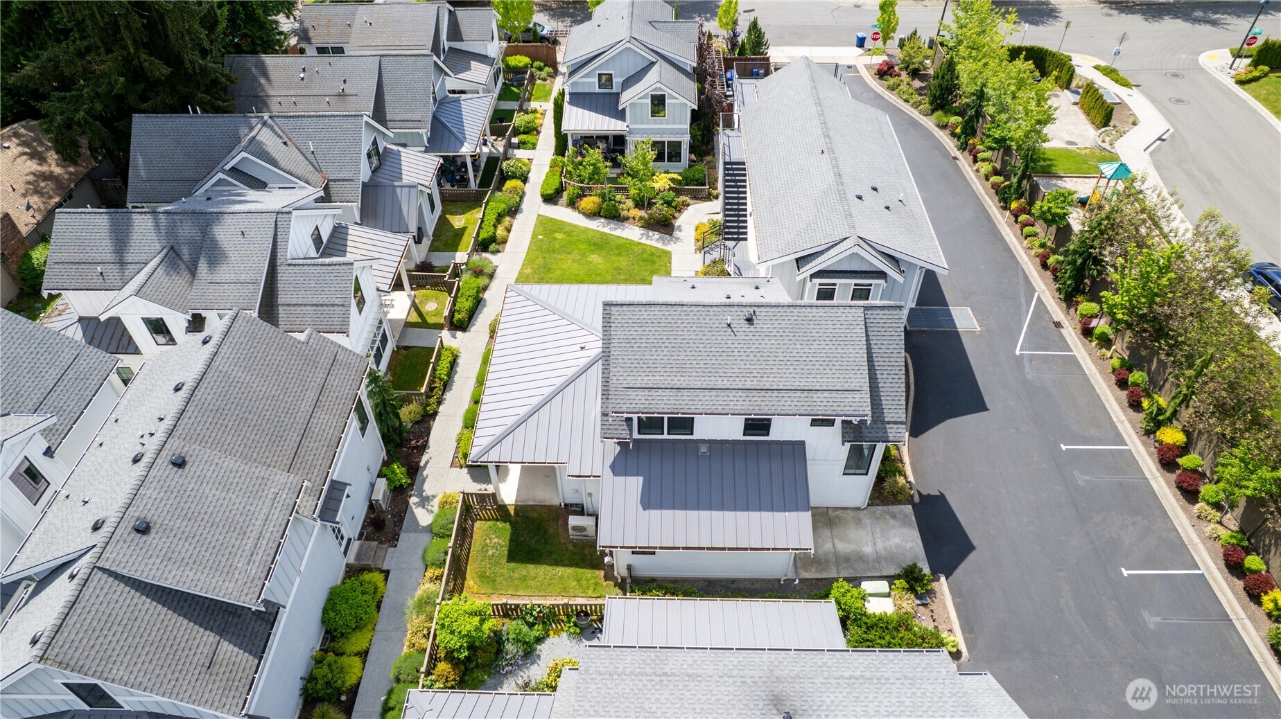 22729 SE 14th Court , Sammamish, WA 98075