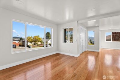 7915 S Lakeridge Drive , Seattle, WA 98178 - Photo 11