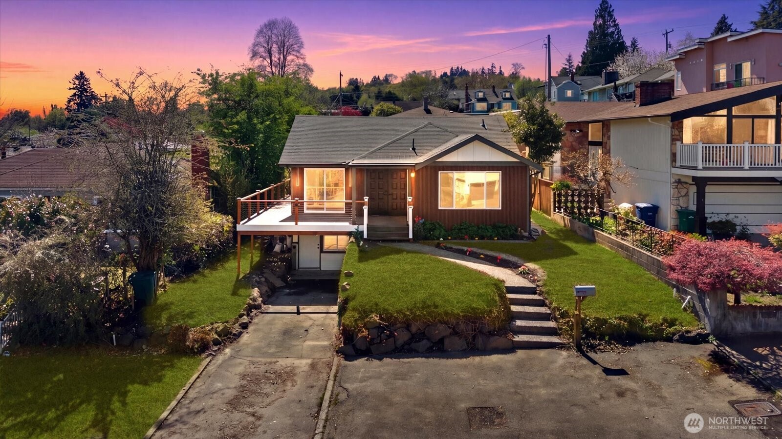 7915 S Lakeridge Drive , Seattle, WA 98178