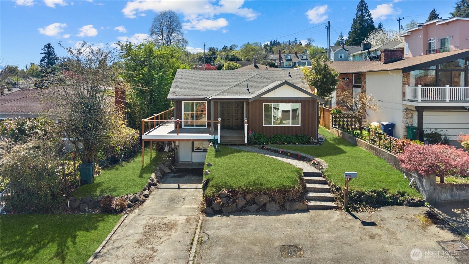 7915 S Lakeridge Drive , Seattle, WA 98178