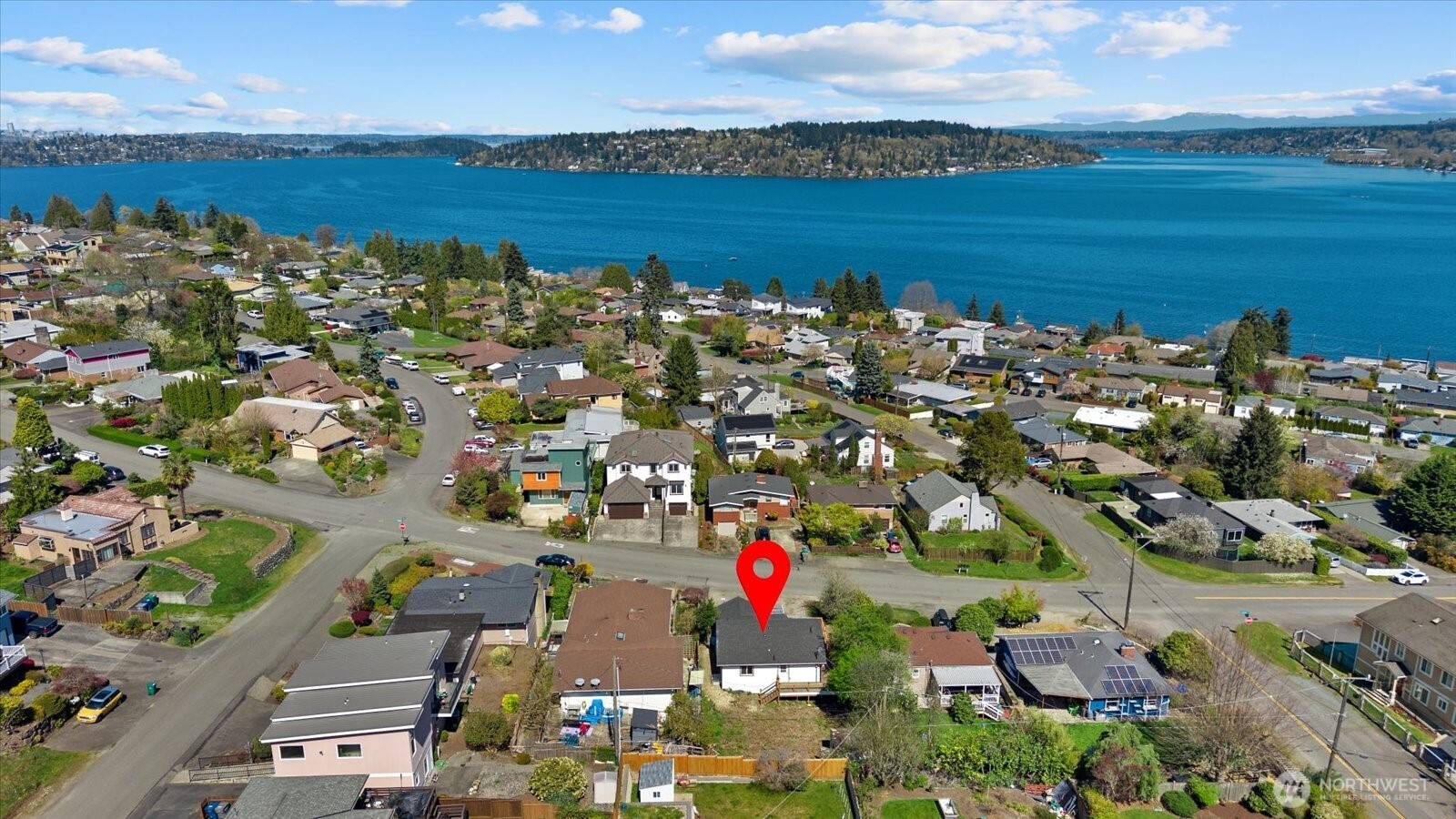 7915 S Lakeridge Drive , Seattle, WA 98178