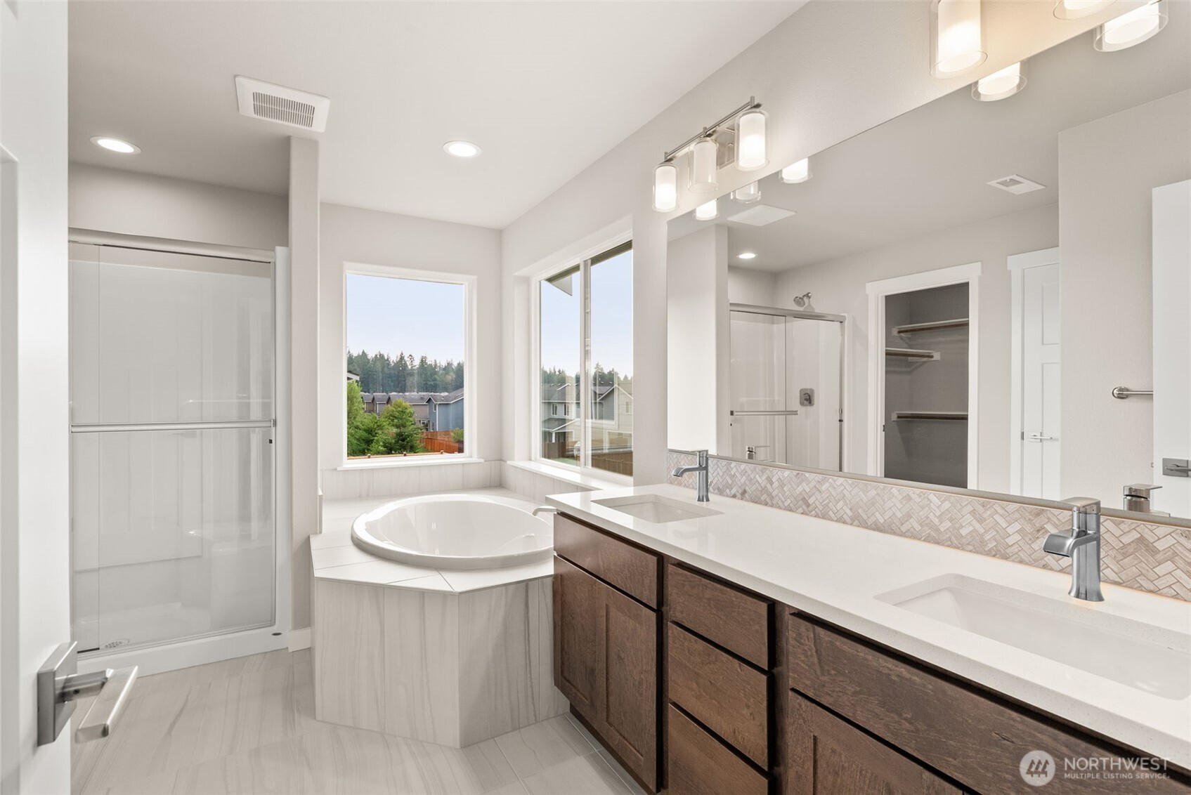 9011 Wyatt Court SE, Tumwater, WA 98501