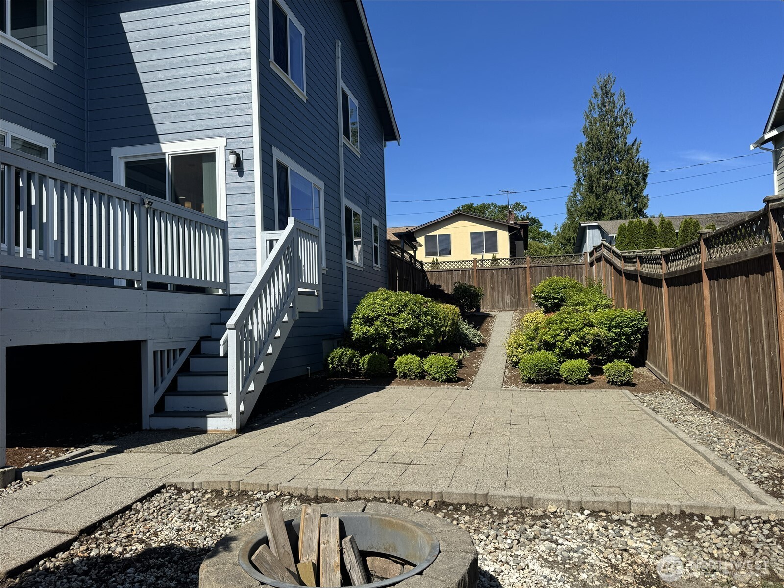 7426 S 114th St , Seattle, WA 98178
