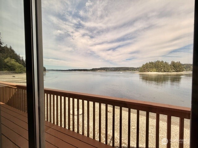 11901 Larson Road , Anderson Island, WA 98303