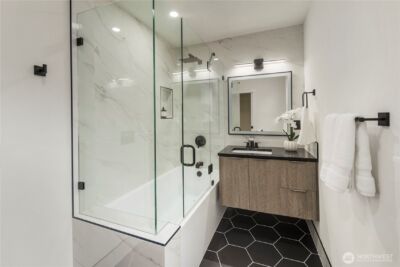 5520 Brooklyn Avenue NE, Seattle, WA 98105 - Photo 13