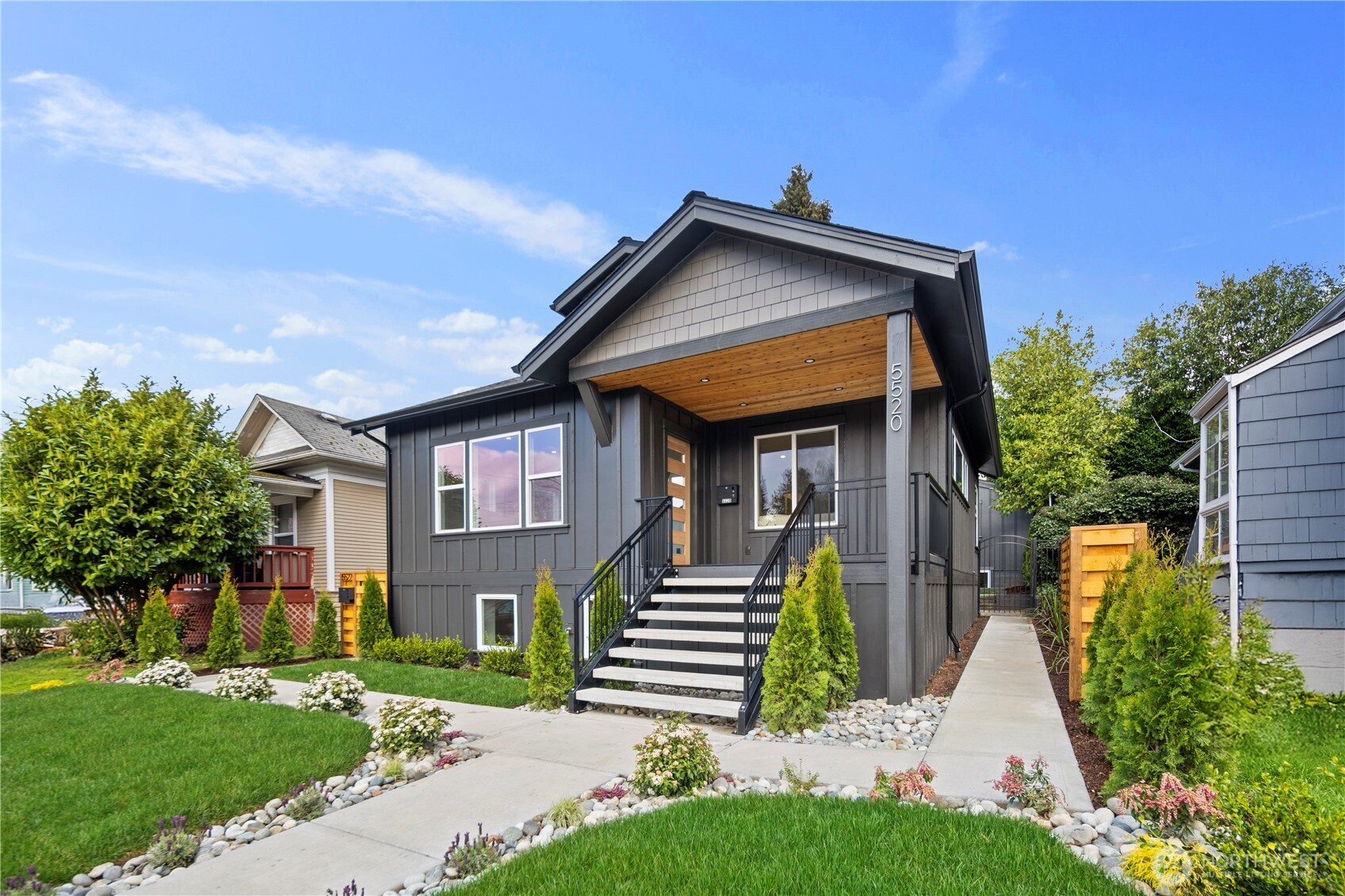 5520 Brooklyn Avenue NE, Seattle, WA 98105