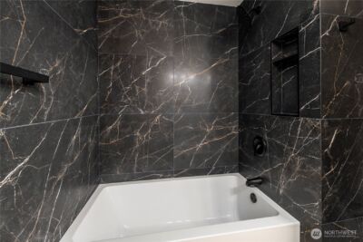 5520 Brooklyn Avenue NE, Seattle, WA 98105 - Photo 9