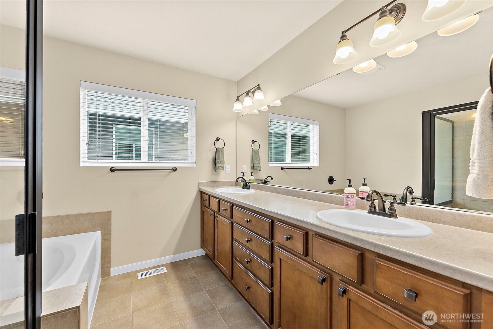 3924 Campus Willow Loop NE, Olympia, WA 98516