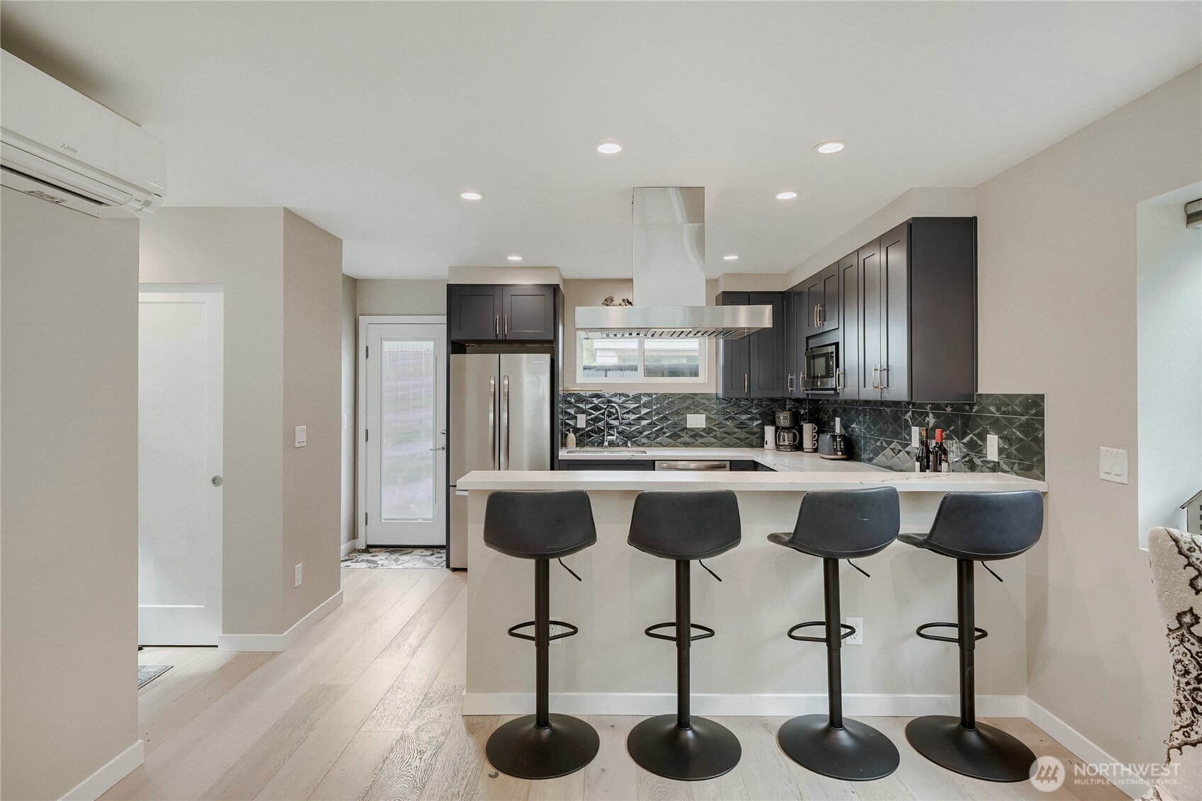 12534 C 5th Avenue NE, Seattle, WA 98125