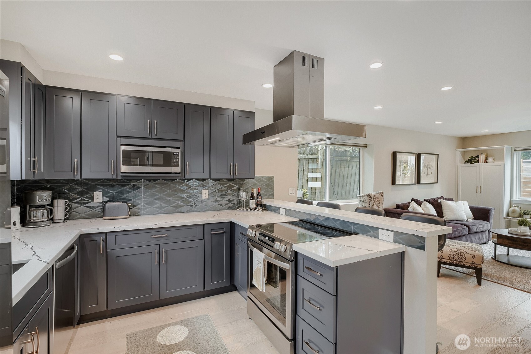 12534 C 5th Avenue NE, Seattle, WA 98125