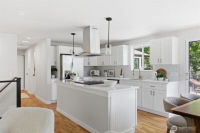2830 23rd Avenue W, Seattle, WA 98199 - Photo 3