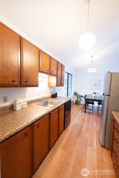 2562 Thorndyke Avenue W #405, Seattle, WA 98199 - Photo 15