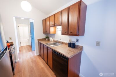 2562 Thorndyke Avenue W #405, Seattle, WA 98199 - Photo 16