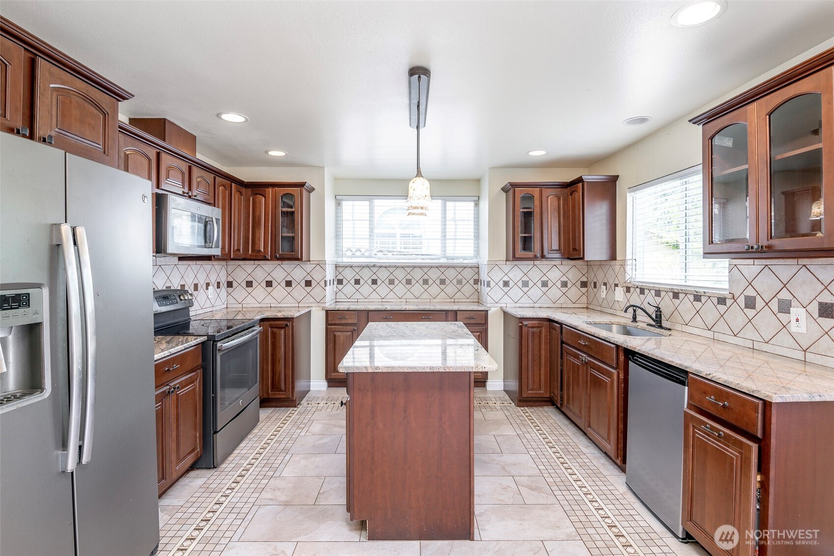 16927 121st Avenue E, Puyallup, WA 98374