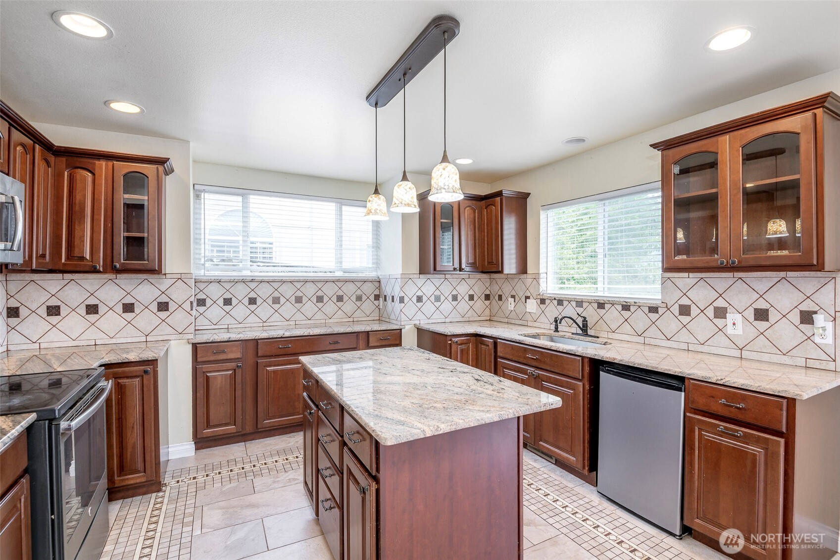 16927 121st Avenue E, Puyallup, WA 98374
