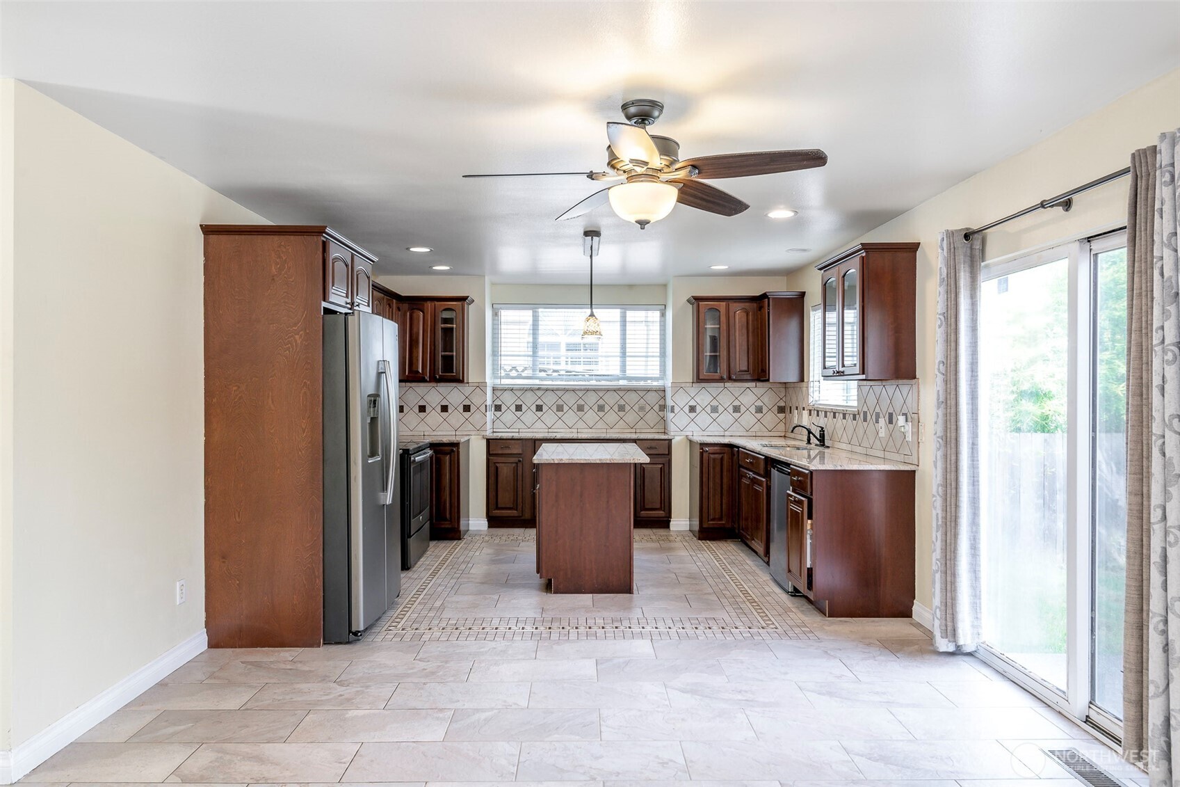 16927 121st Avenue E, Puyallup, WA 98374