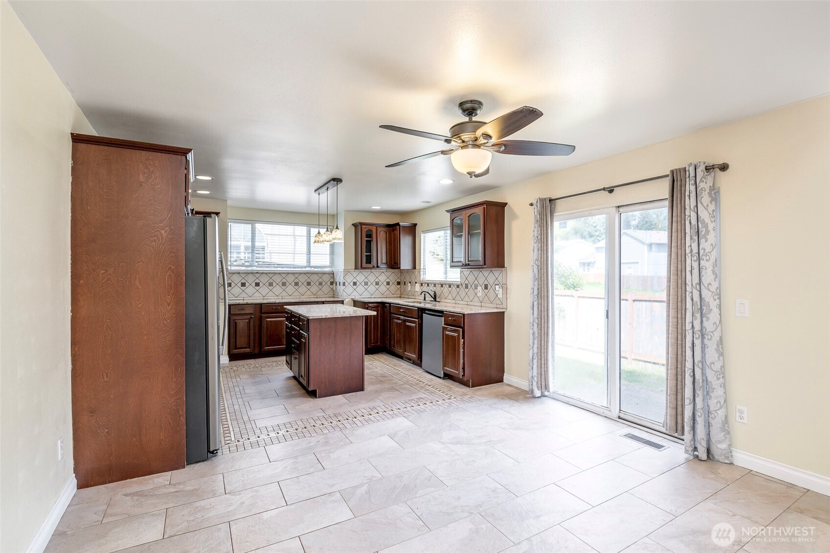 16927 121st Avenue E, Puyallup, WA 98374