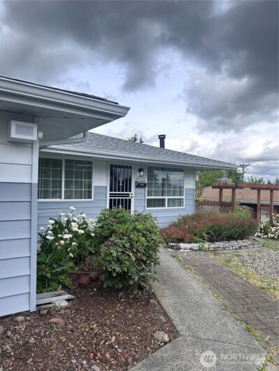 1025 E 53rd Street , Tacoma, WA 98404 - Photo 2