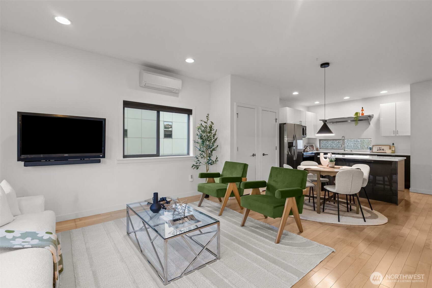 4204 S Trenton Street , Seattle, WA 98118