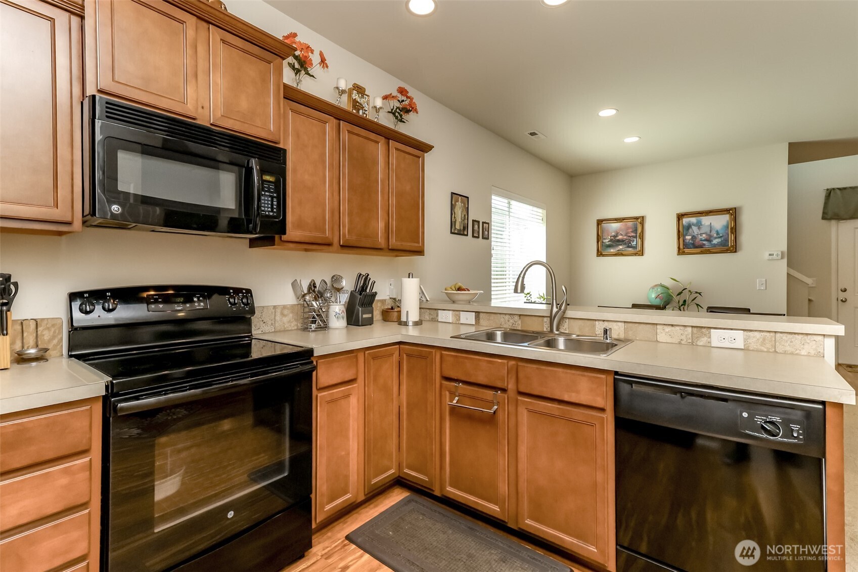 4712 Court R Court , Tacoma, WA 98404-4535