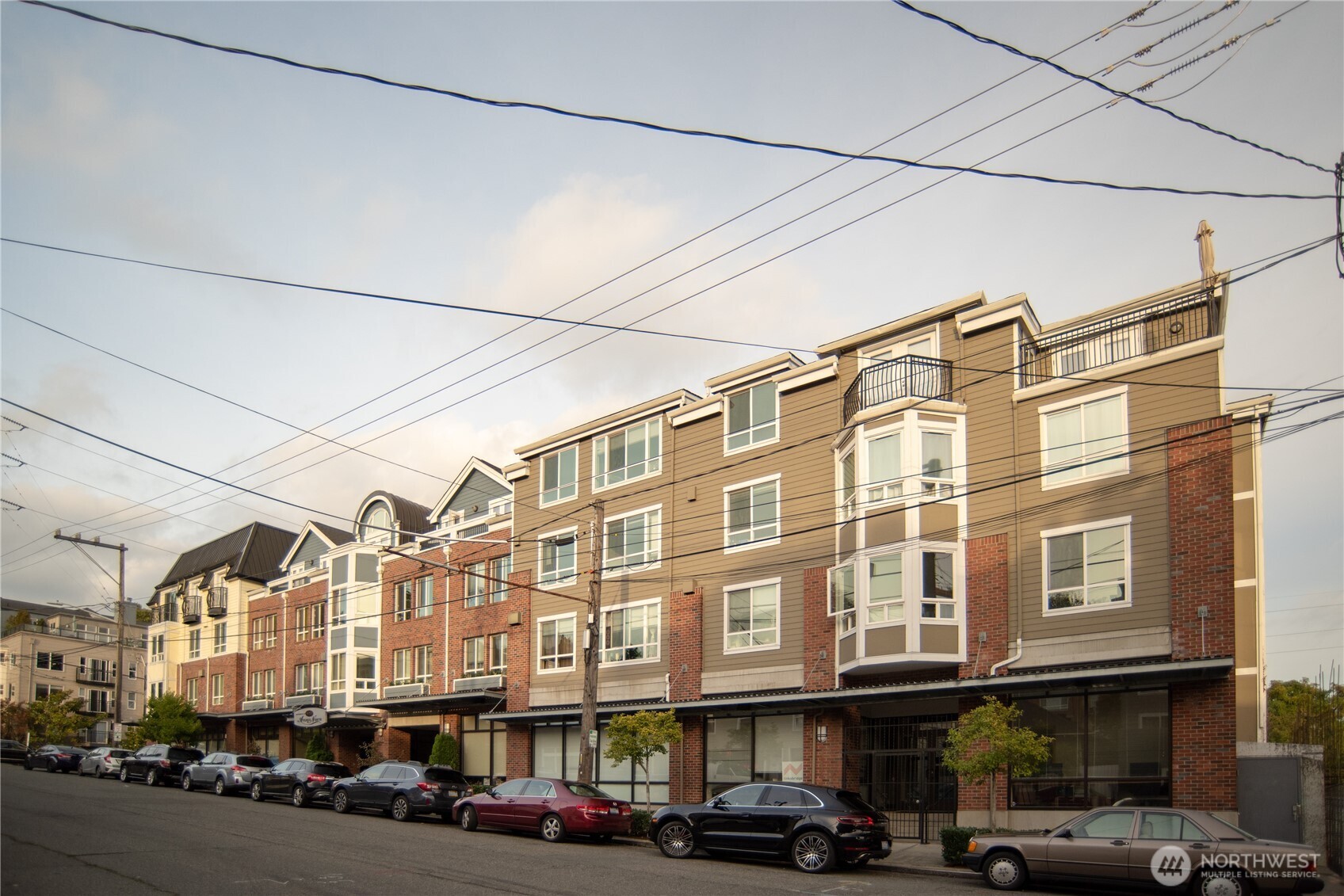 812 5th Avenue N #102, Seattle, WA 98109
