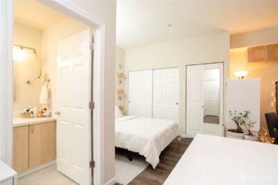 812 5th Avenue N #102, Seattle, WA 98109 - Photo 11