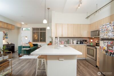 812 5th Avenue N #102, Seattle, WA 98109 - Photo 4