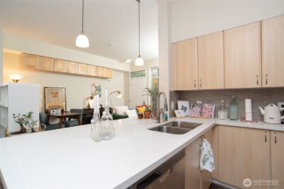 812 5th Avenue N #102, Seattle, WA 98109 - Photo 5