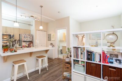 812 5th Avenue N #102, Seattle, WA 98109 - Photo 9