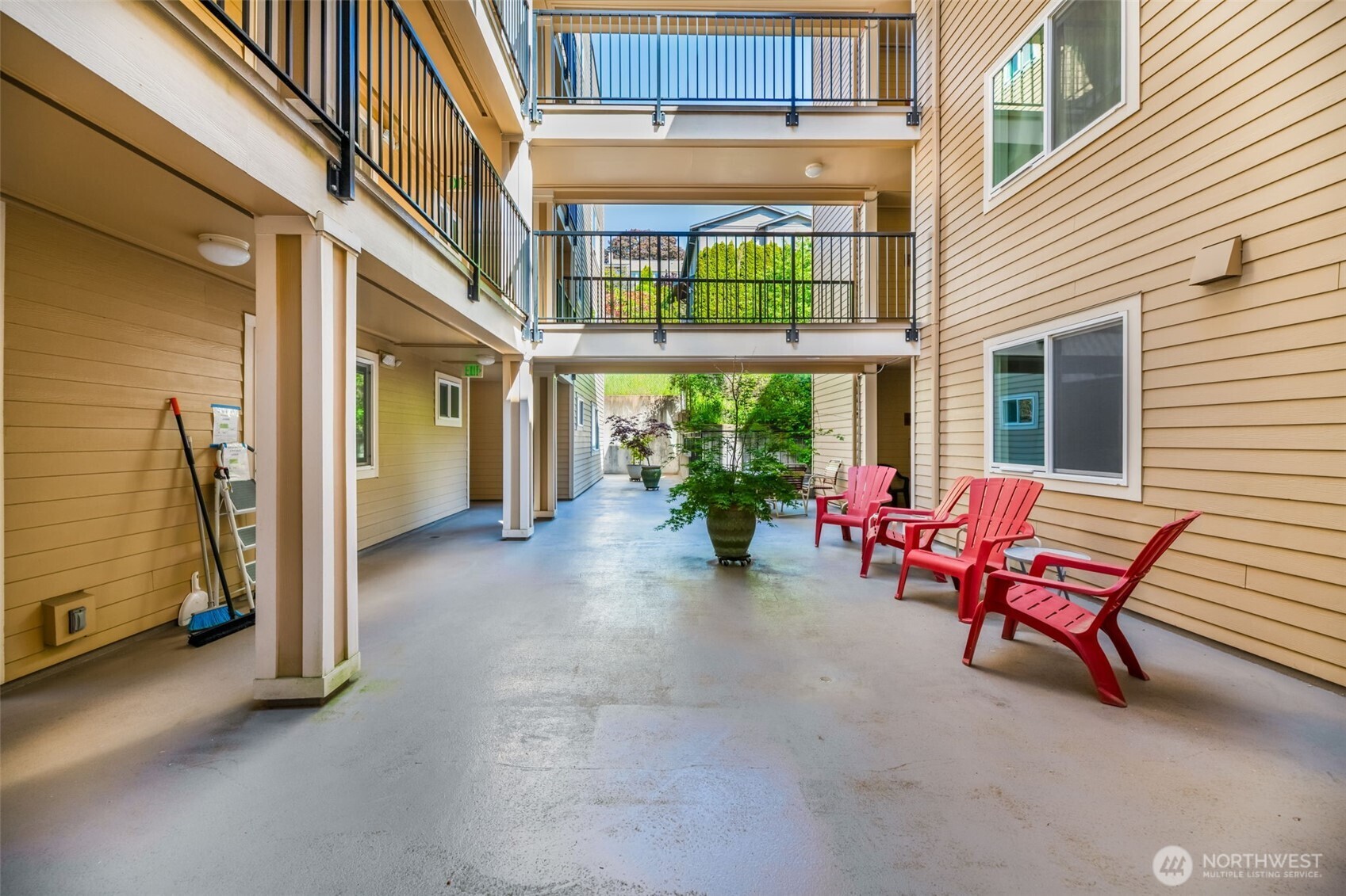 6910 SW California Avenue #14, Seattle, WA 98136