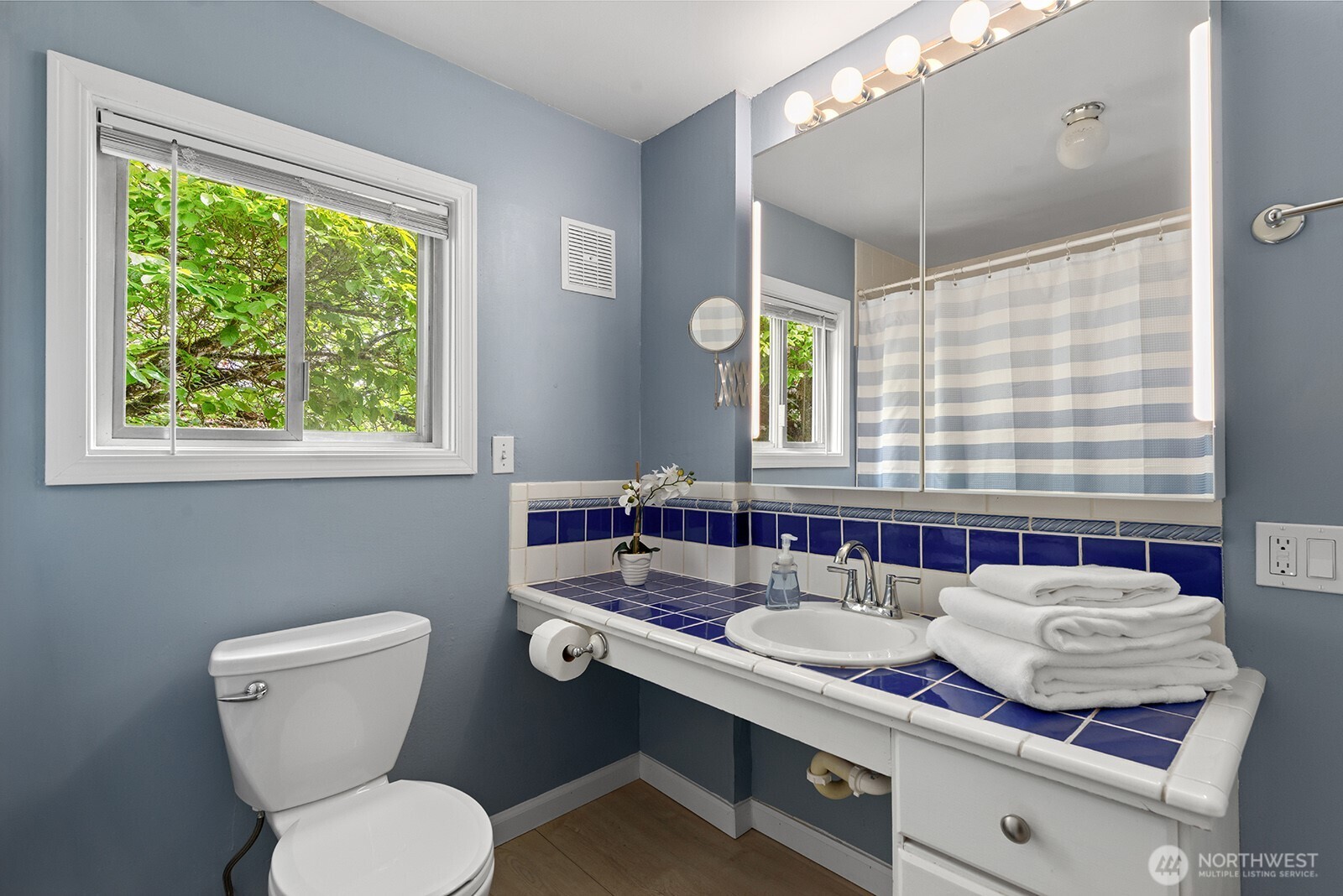 8844 18th Avenue SW, Seattle, WA 98106