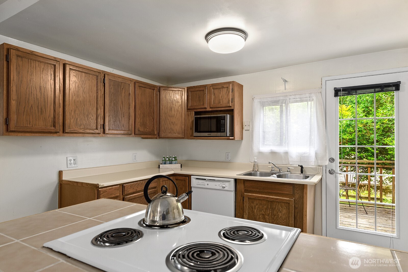8844 18th Avenue SW, Seattle, WA 98106