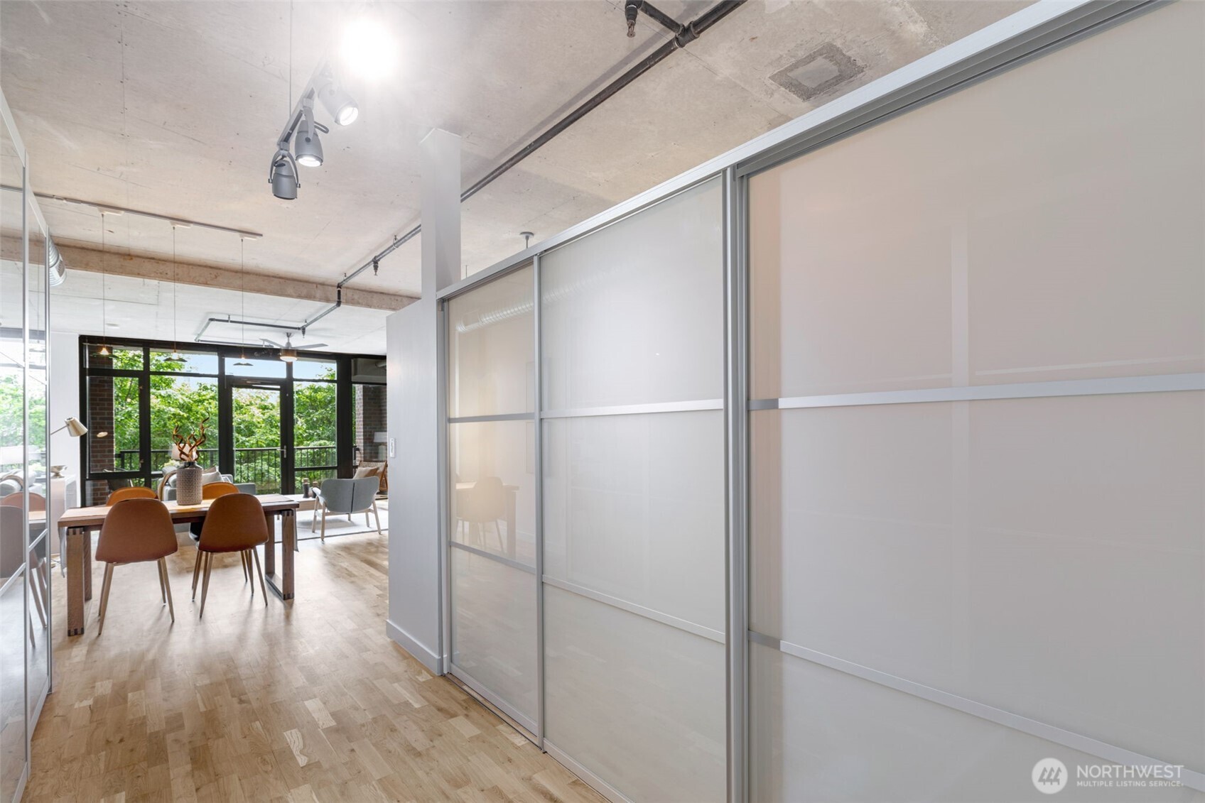 2720 3rd Avenue #416, Seattle, WA 98121