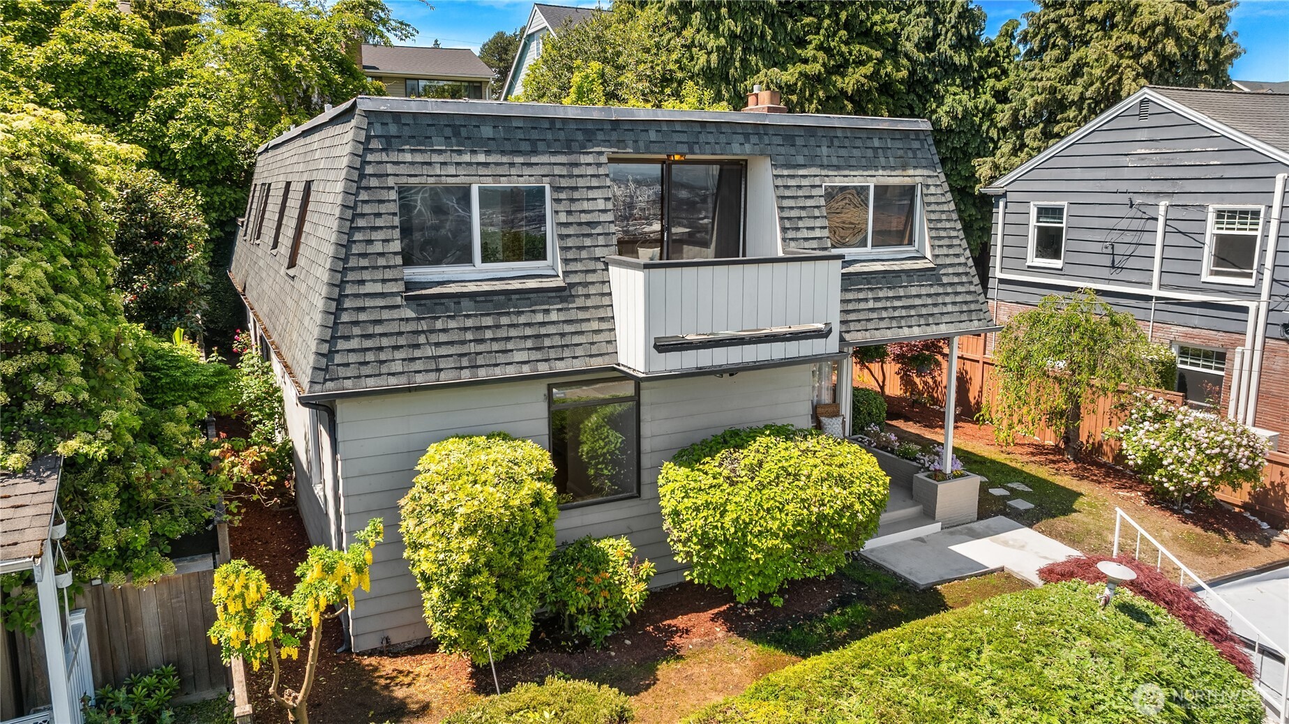 2727 36th Avenue SW, Seattle, WA 98126-2102