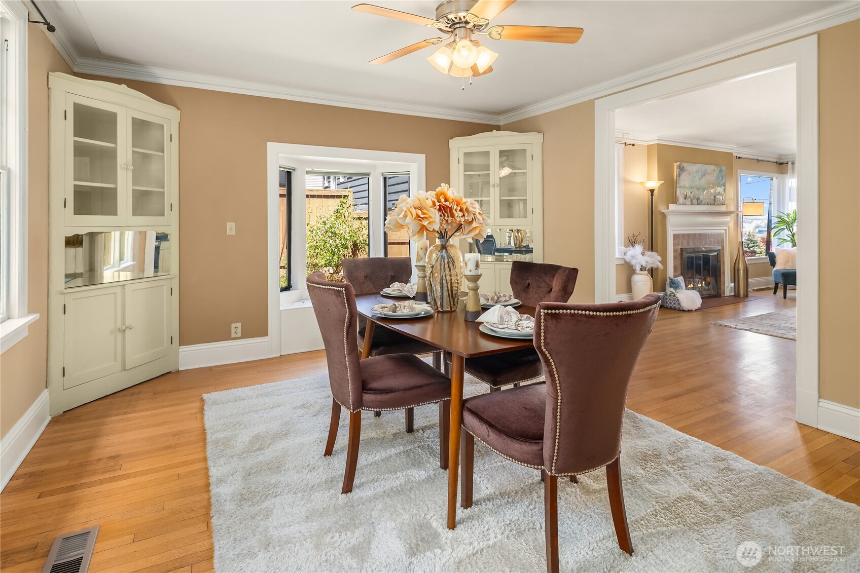 2727 36th Avenue SW, Seattle, WA 98126-2102