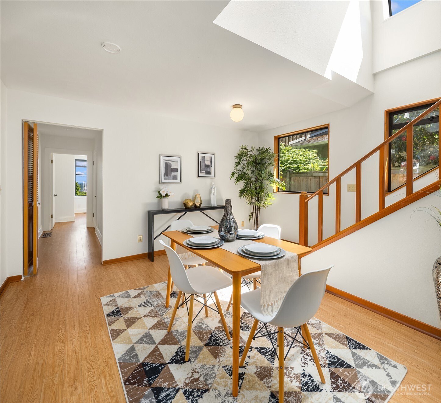 2727 36th Avenue SW, Seattle, WA 98126-2102