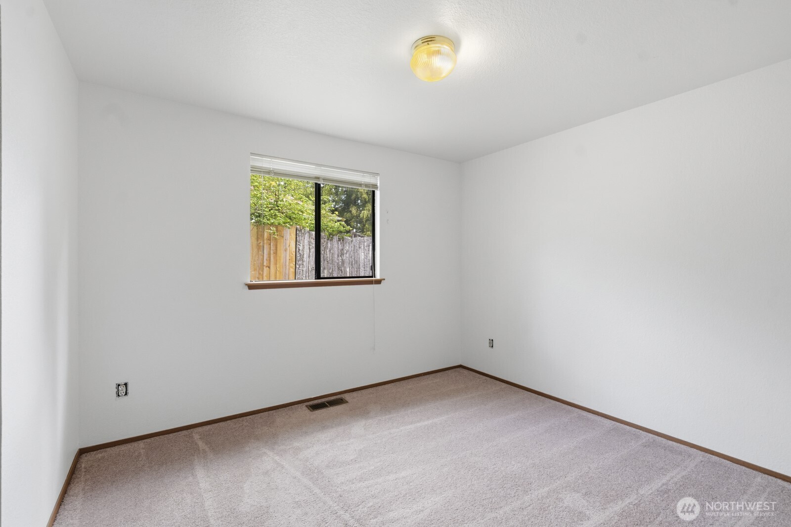 611 Phoenix Street NE, Olympia, WA 98506