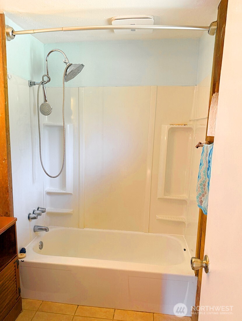 7512 Mirimichi Drive NW, Olympia, WA 98502