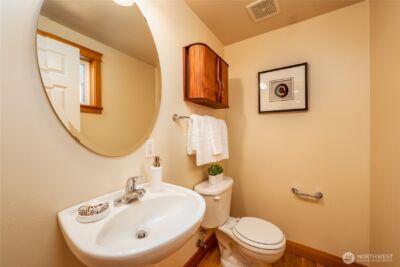 8517 B Stone Avenue N, Seattle, WA 98103 - Photo 12