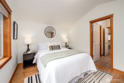 8517 B Stone Avenue N, Seattle, WA 98103 - Photo 15