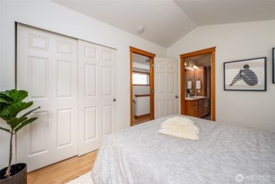8517 B Stone Avenue N, Seattle, WA 98103 - Photo 17