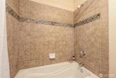 8517 B Stone Avenue N, Seattle, WA 98103 - Photo 19