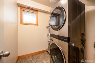8517 B Stone Avenue N, Seattle, WA 98103 - Photo 20