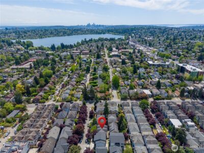 8517 B Stone Avenue N, Seattle, WA 98103 - Photo 23