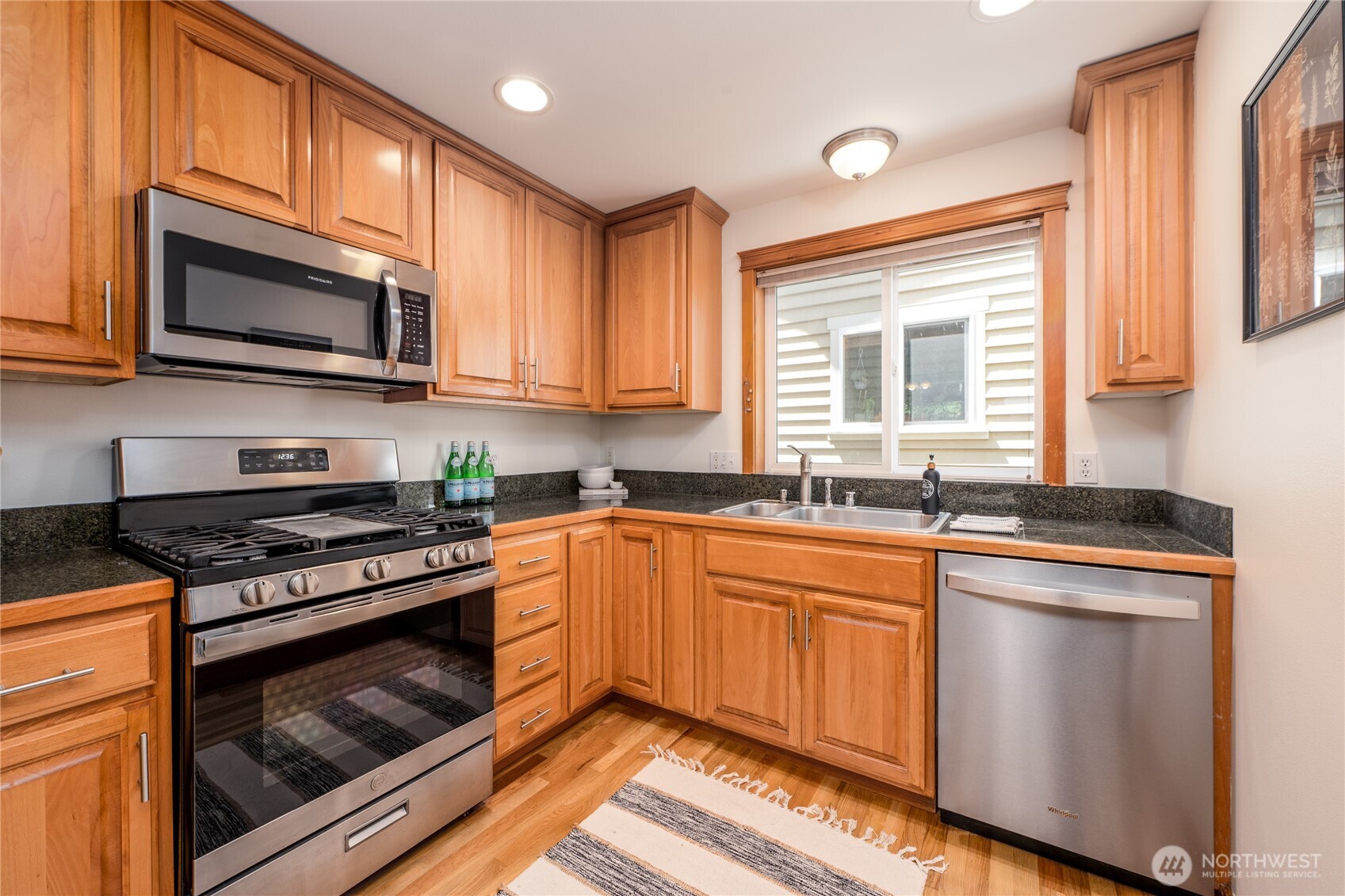 8517 B Stone Avenue N, Seattle, WA 98103